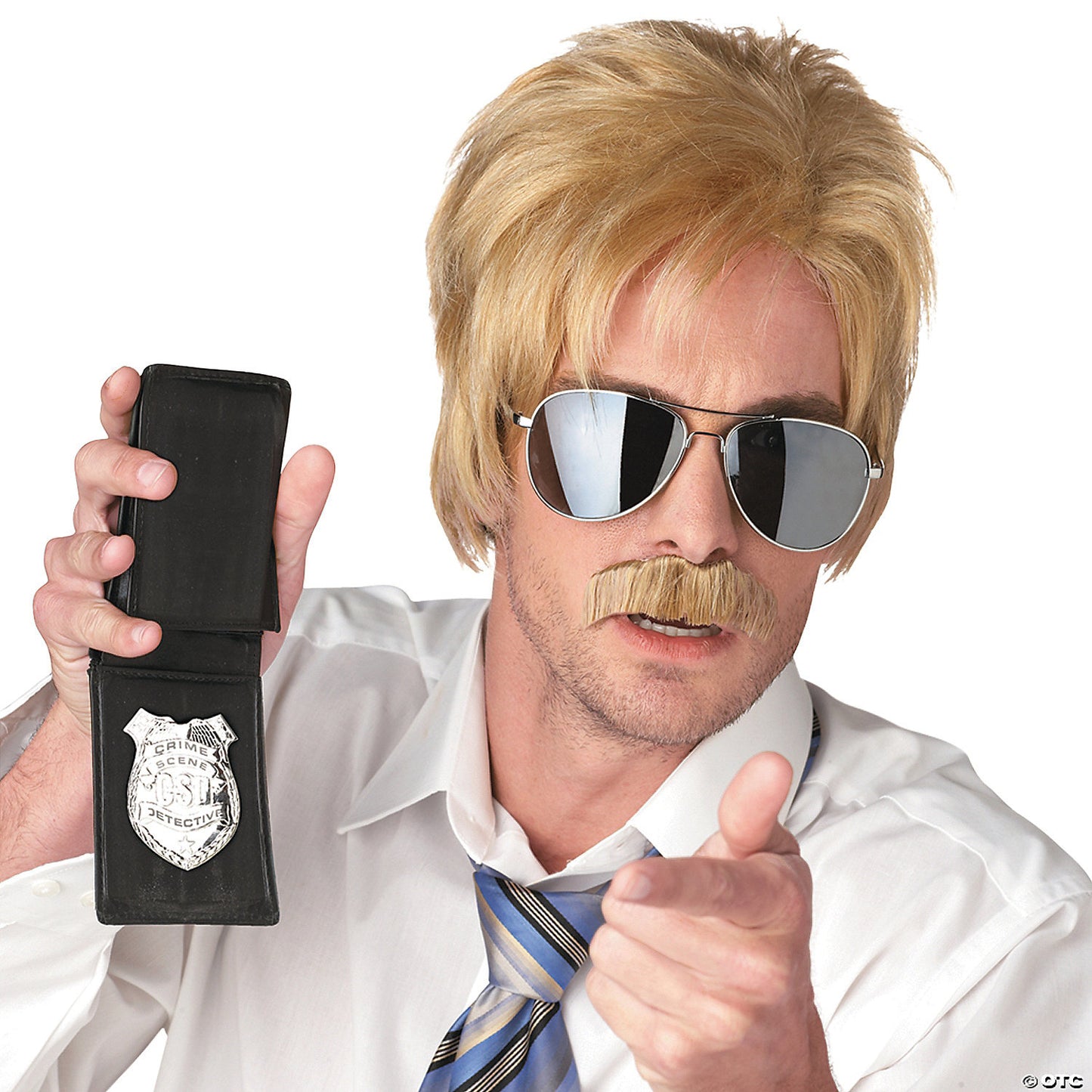 ACE DETECTIVE BLONDE