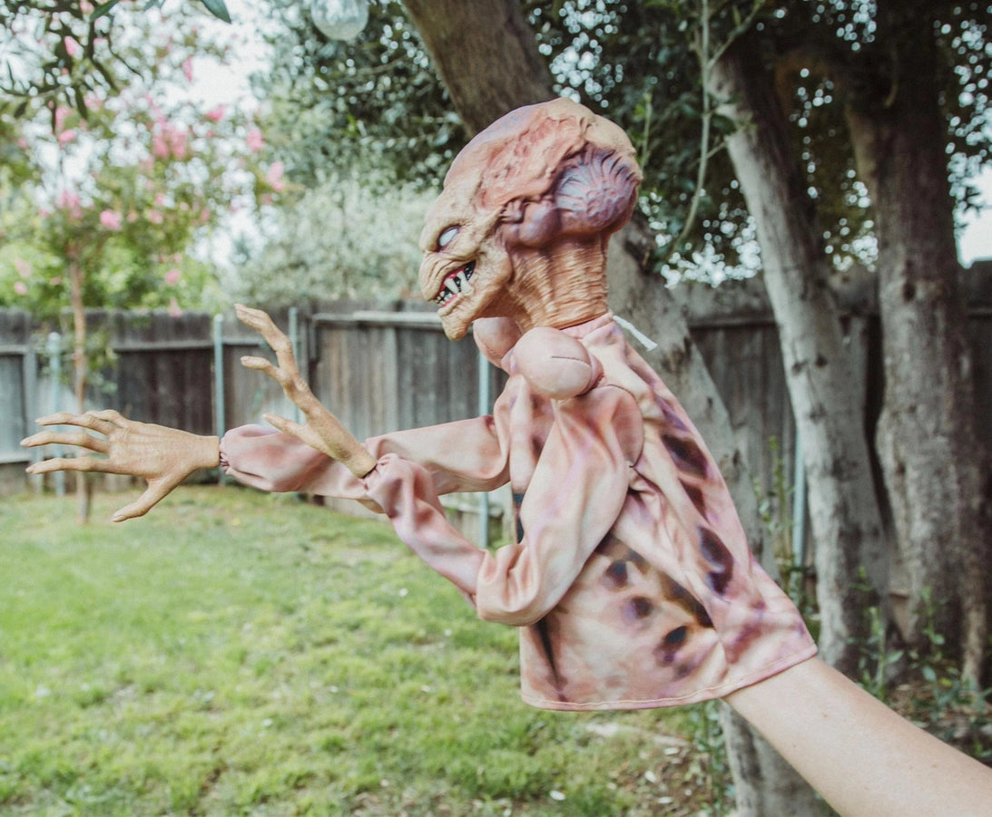 Horror Reachers Grabbing Puppet | Pumpkinhead