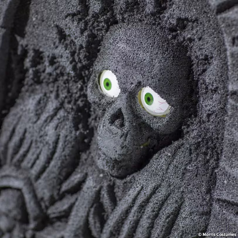TOMBSTONE WITH MOVING EYES