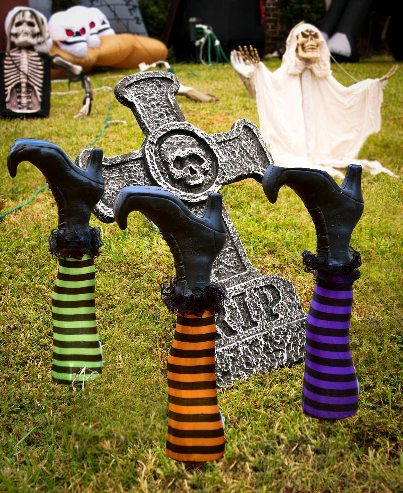 Fun Little Toys - 3 PCs Halloween Witch Leg Lights