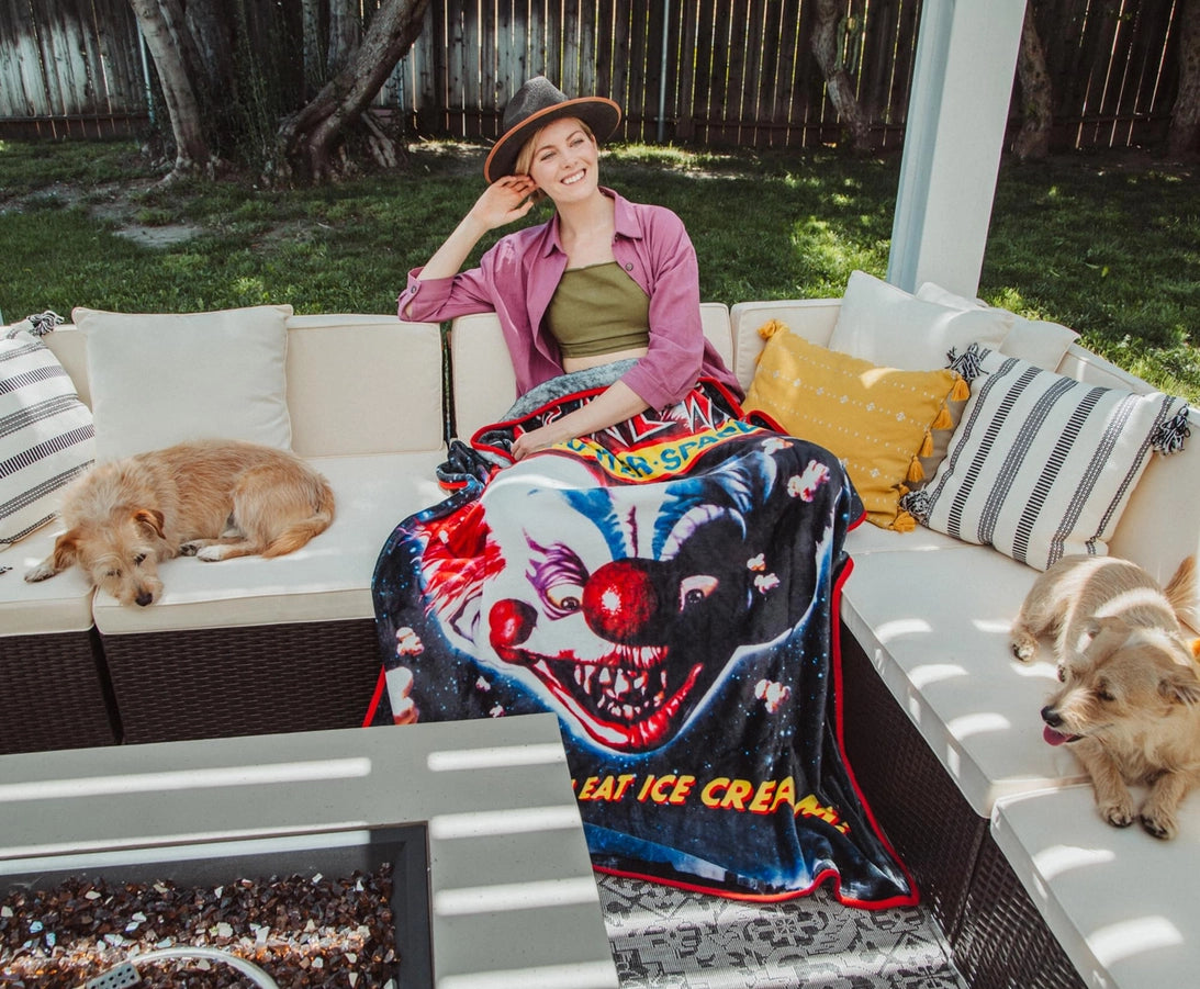 Killer Klown 45 X 60 Inch Raschel Throw Blanket