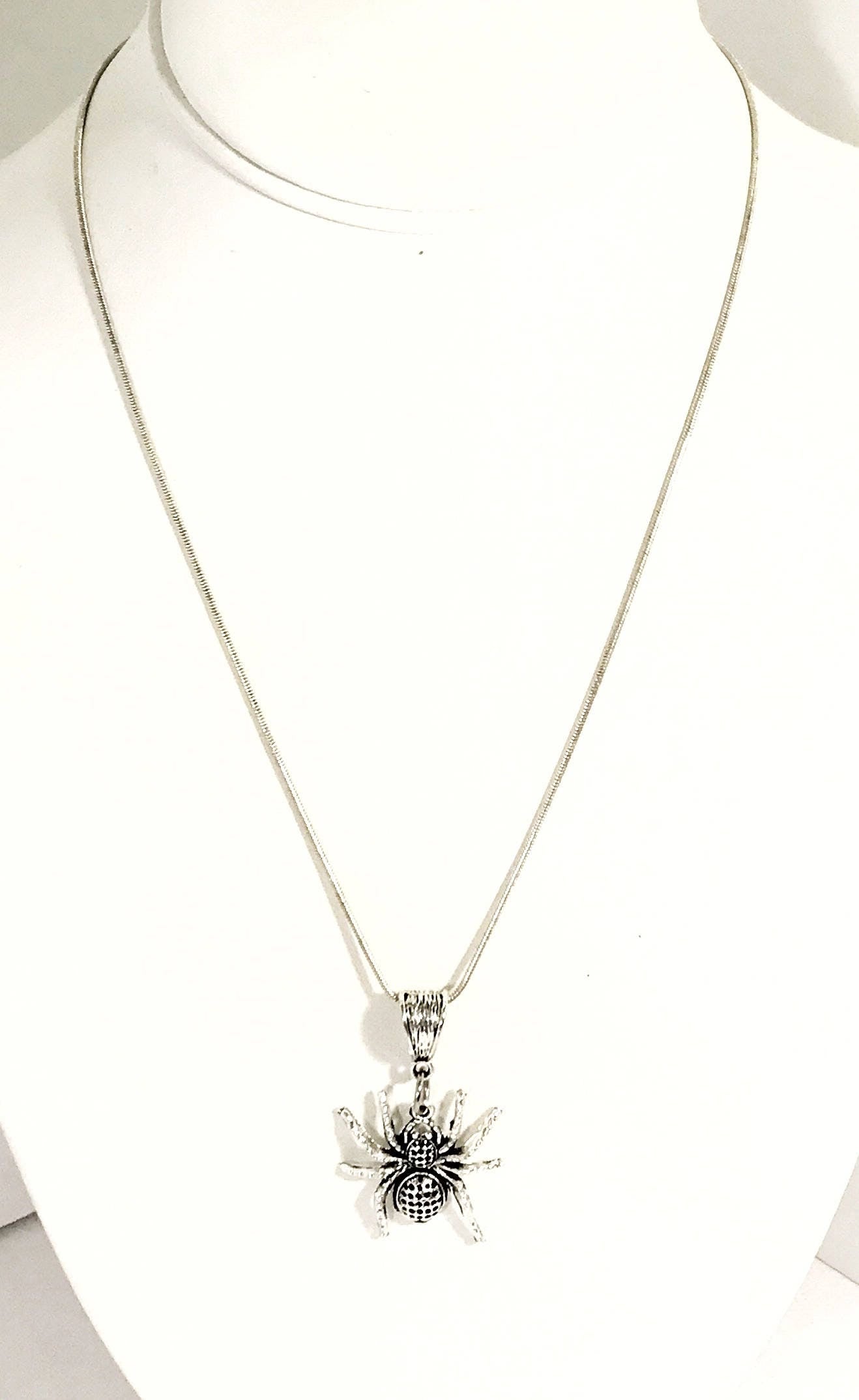 Spooky Spider Necklace, Halloween Jewelry, Spider Jewelry, Spider Halloween Gifts, Spider Gift, Halloween Costume, Halloween Jewelry Spider