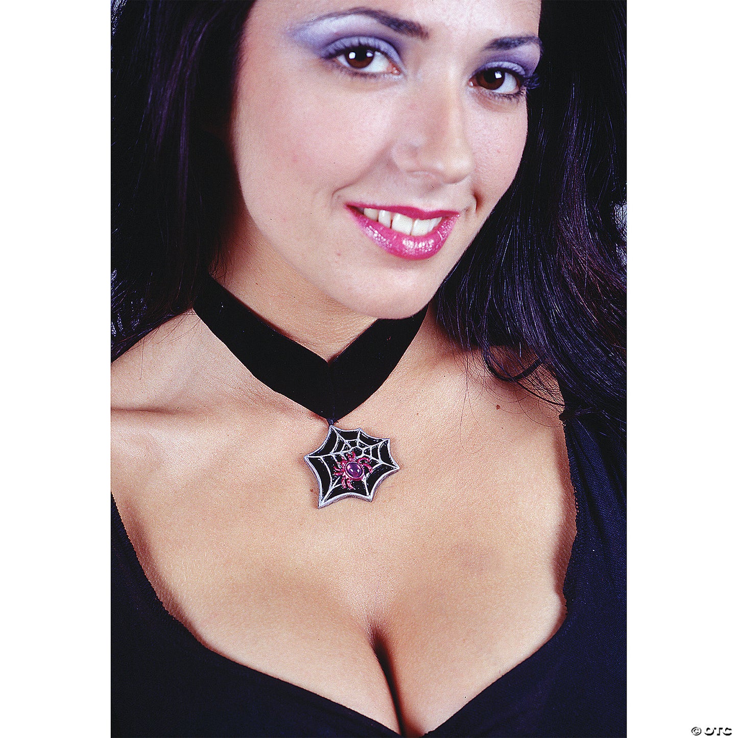 VELVET CHOKER